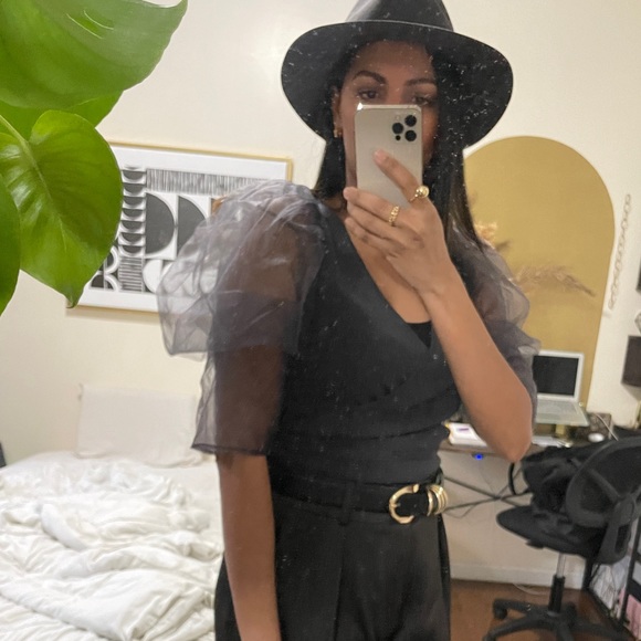 Zara Puffy Leaves Criss Crossed Top - Picture 7 of 8